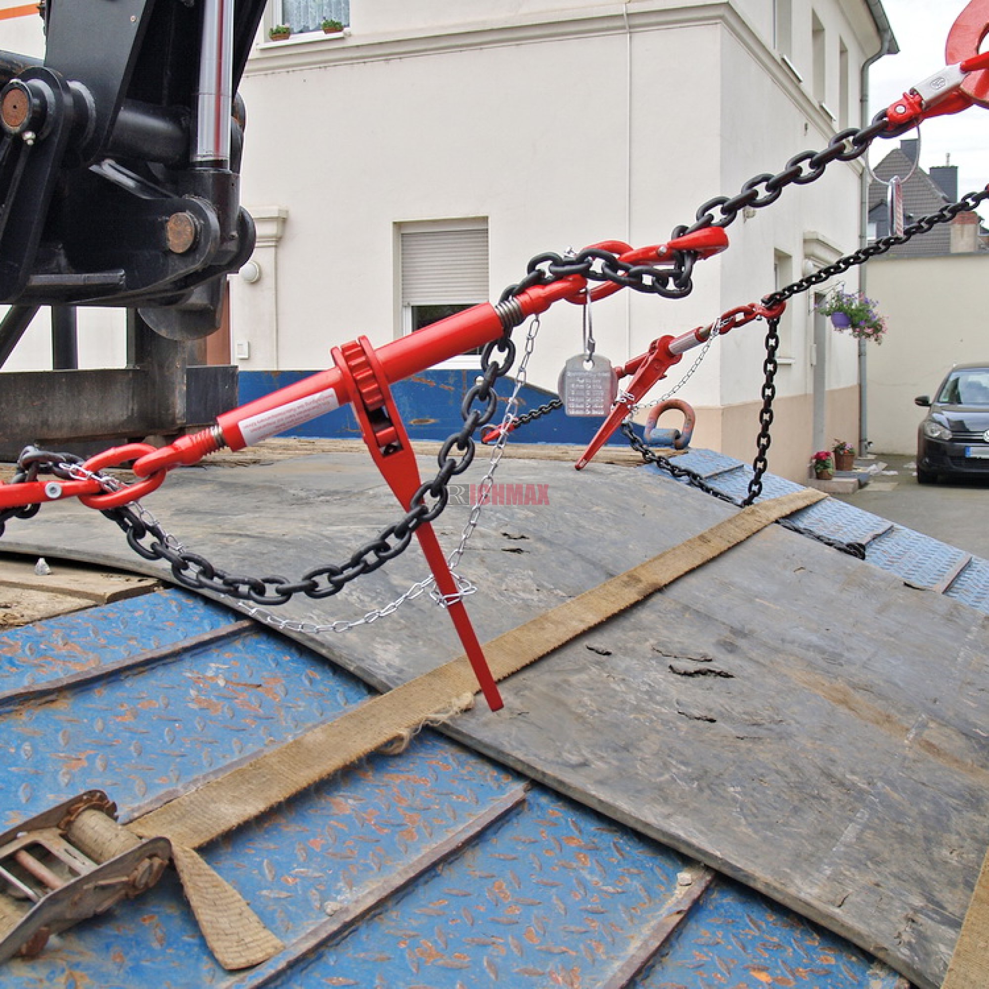 Lashing Chain for Cargo Securing | Heavy Duty Load Restraint Chain Supplier