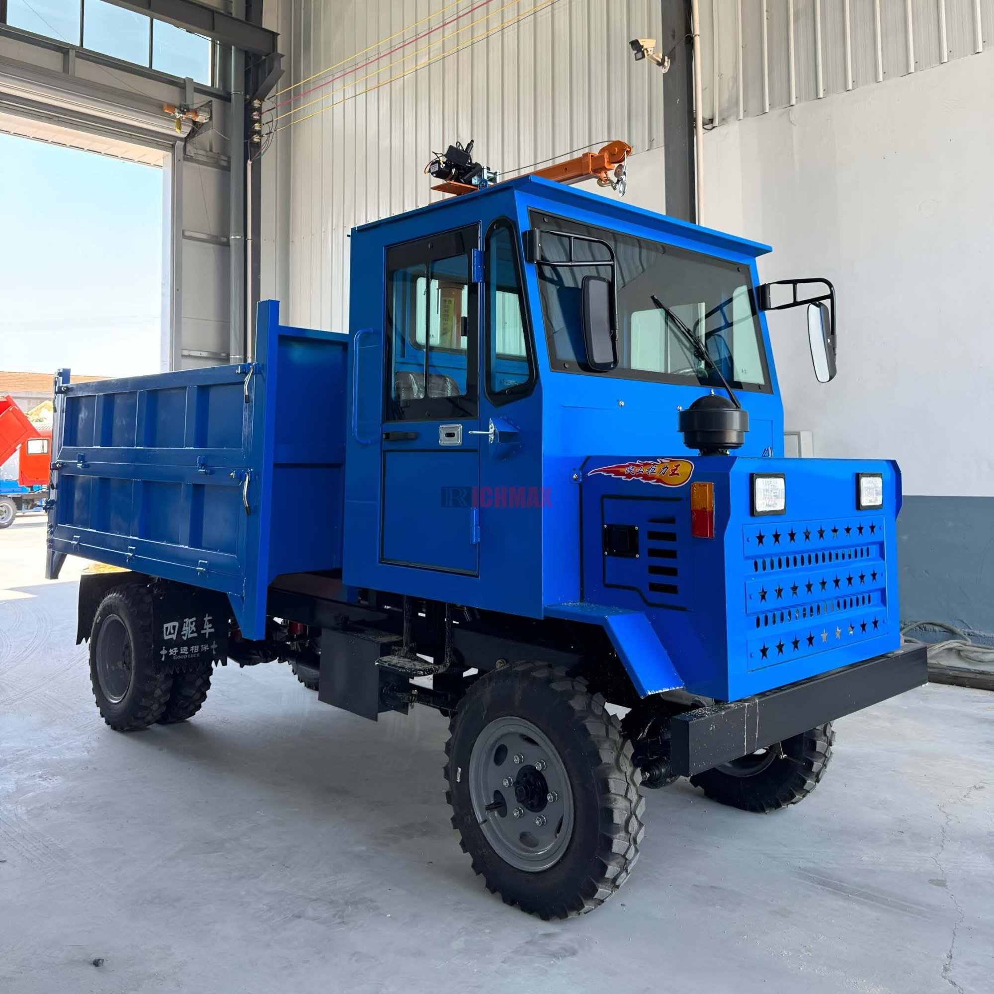 Semi Enclosed Utility Vehicle Mounted Crane Supplier | Off Road Crane ...